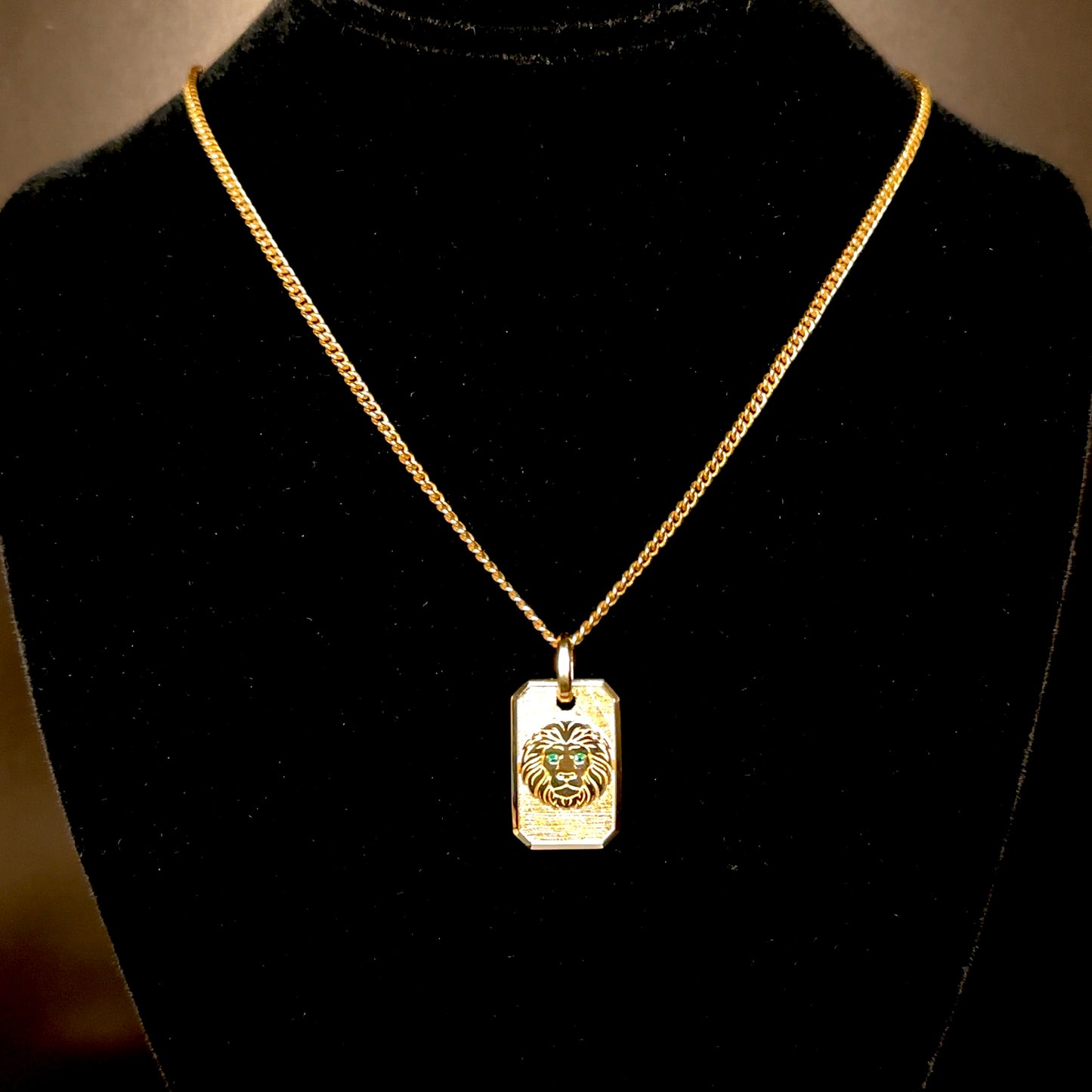 Leo Emerald Lion Pendant - 14k Gold