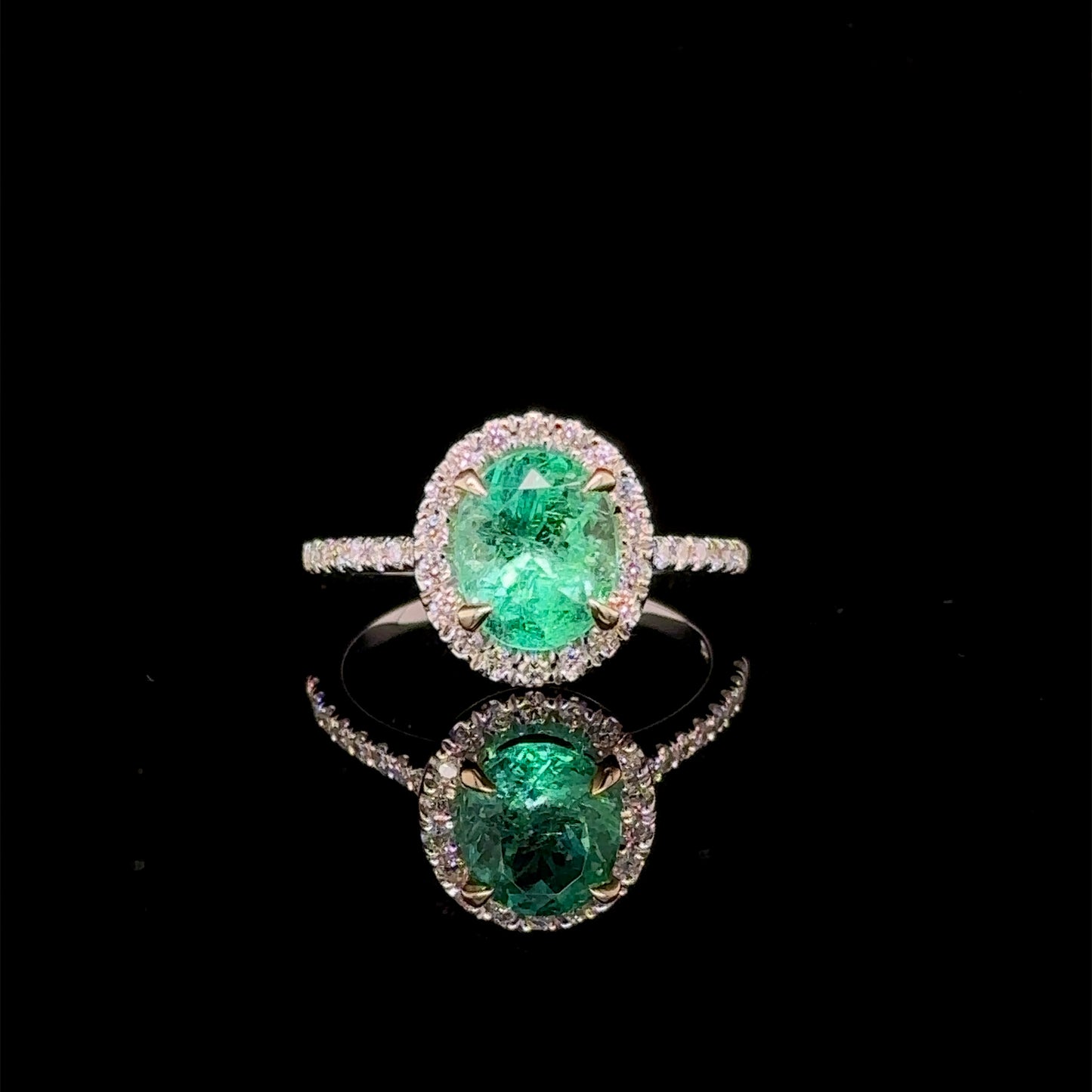 1.66 ct Colombian Emerald and Diamonds Ring