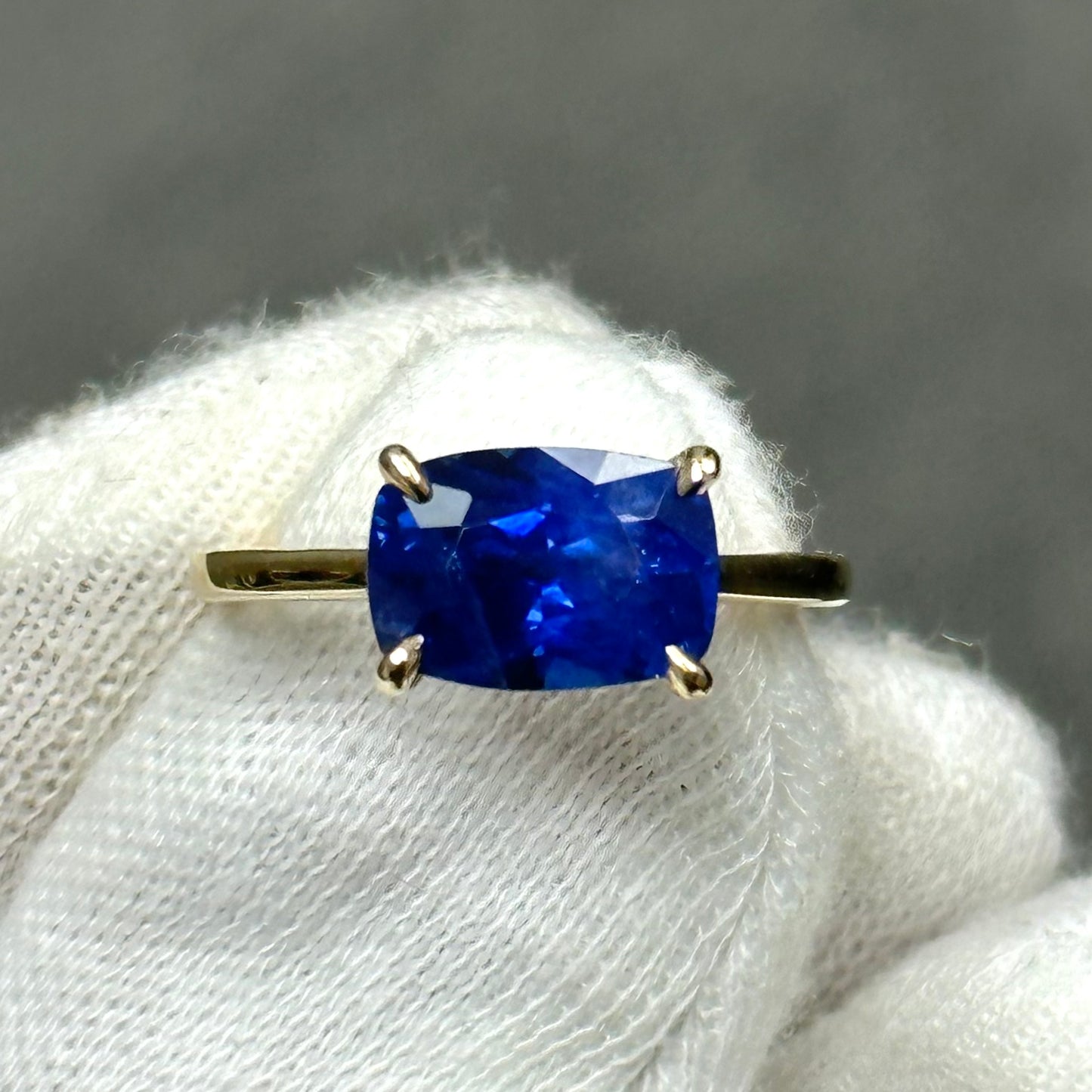 3.66 ct Sapphire Ring 14k Gold