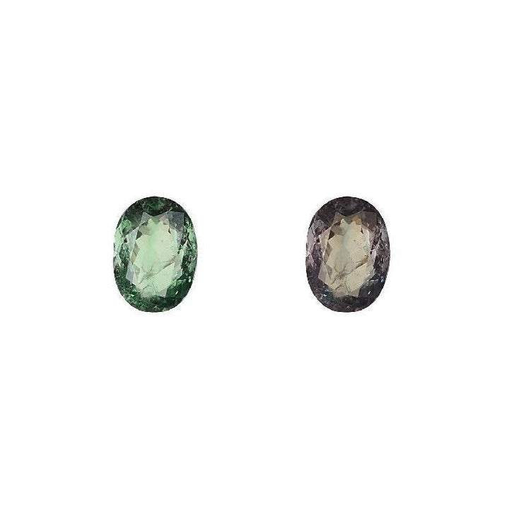 Oval alexandrite gemstones in green and purple, 1.00 ct