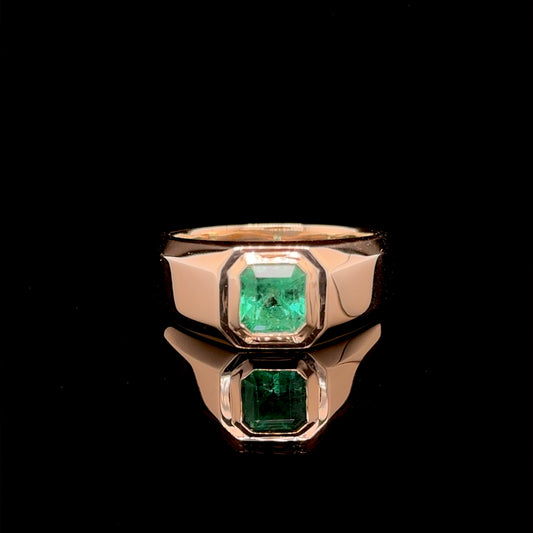 Colombian Emerald Signet Ring - Yellow Gold