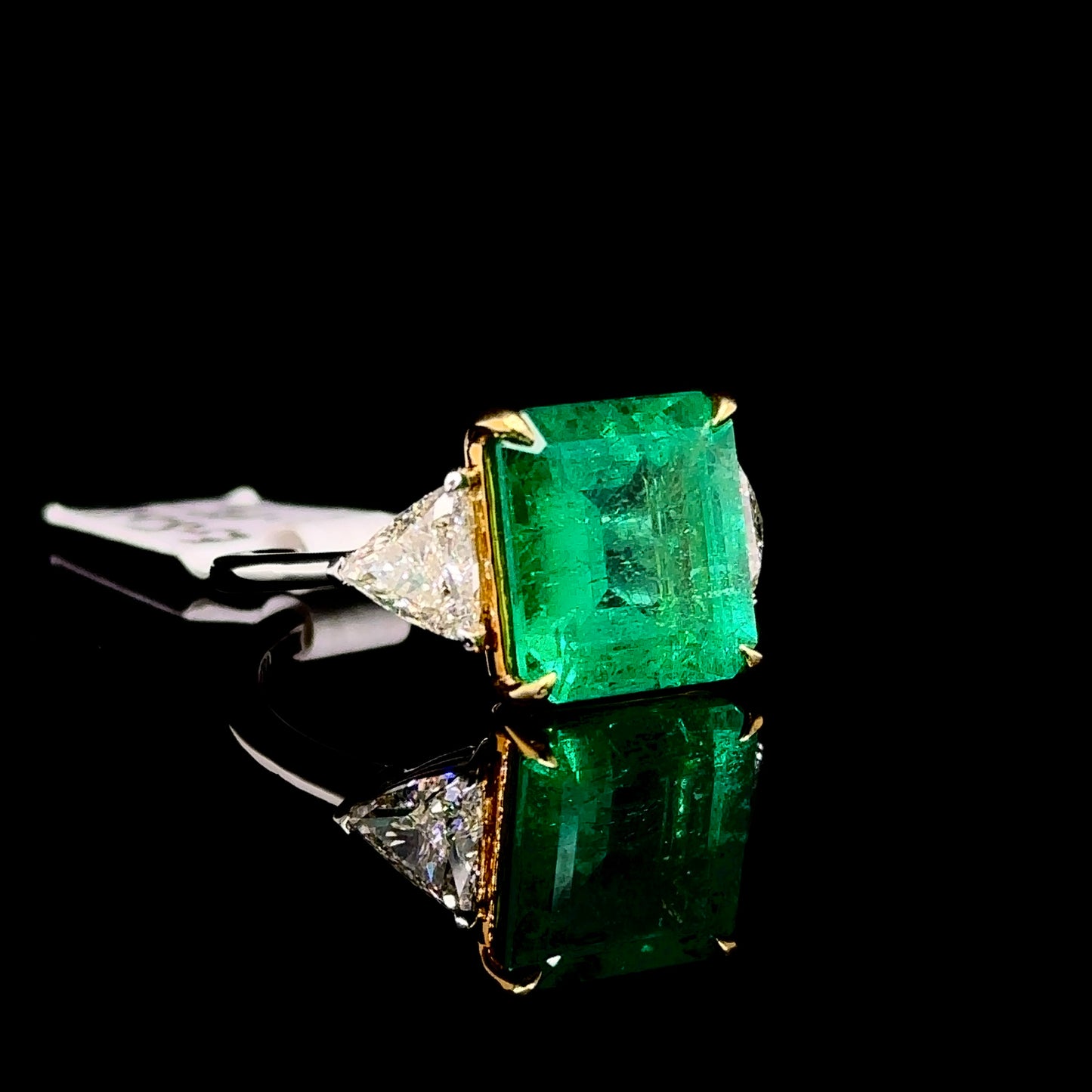 5.08 Carat Colombian Emerald and Diamonds Ring