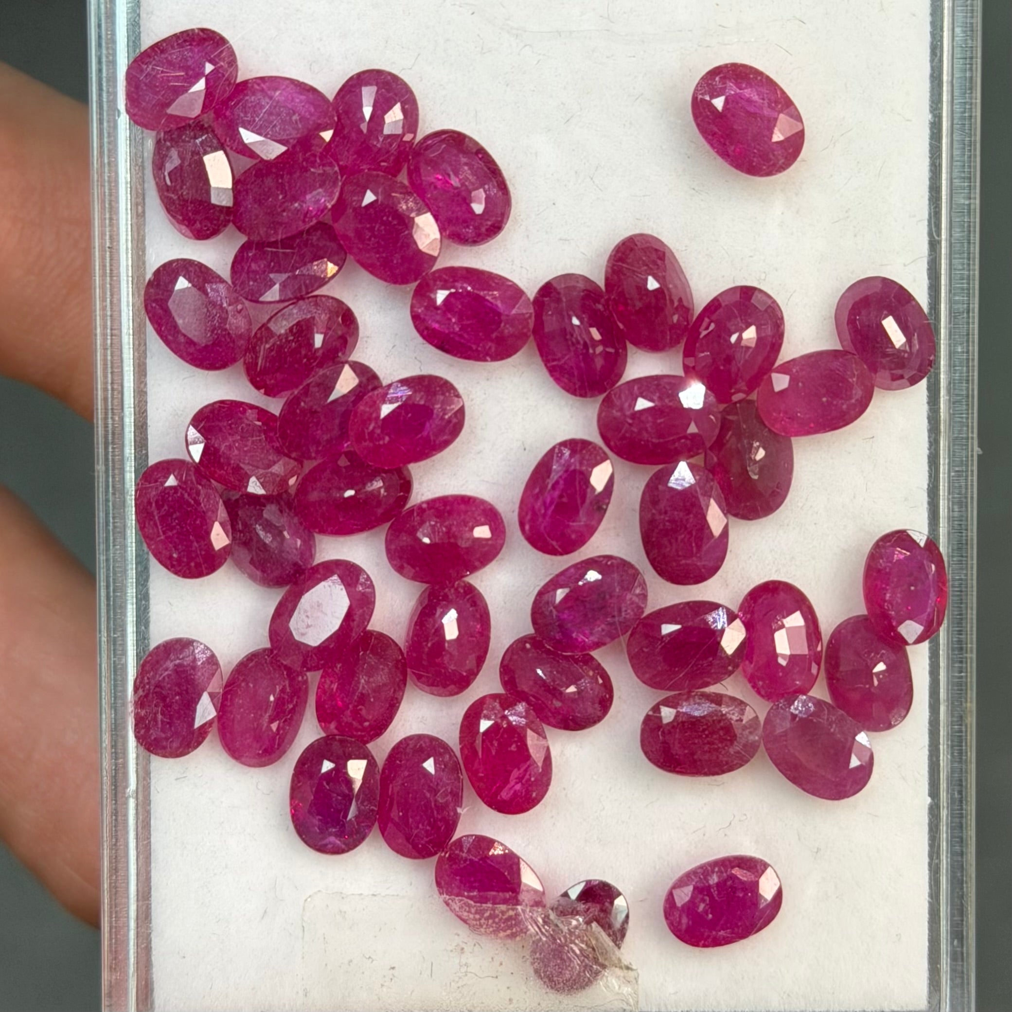 ≈ 0.9-1.1 carat ruby (h) - Closeout