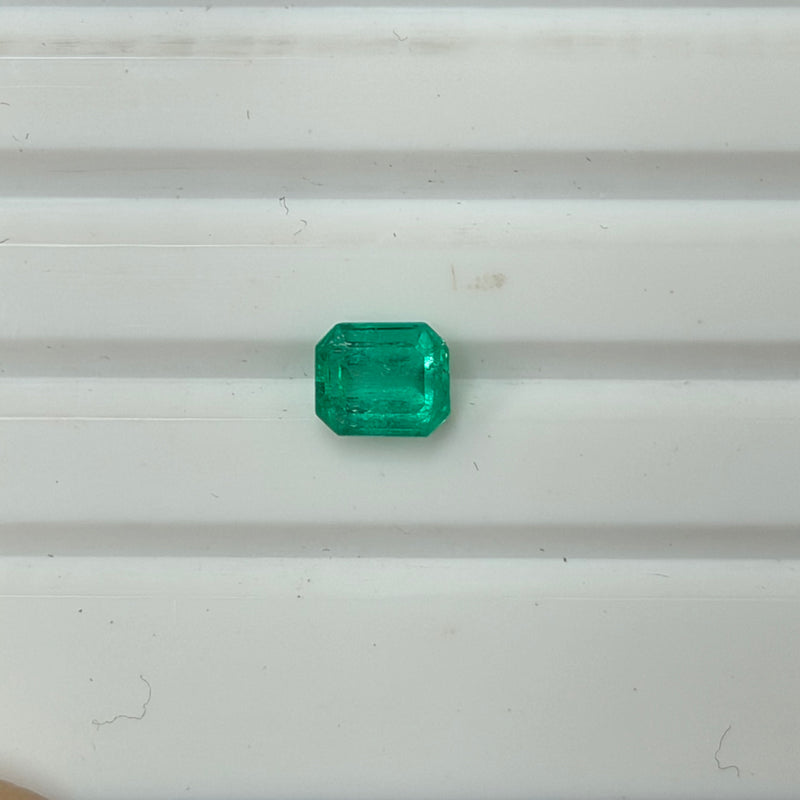 0.93-carat Colombian emerald, emerald-cut green gemstone