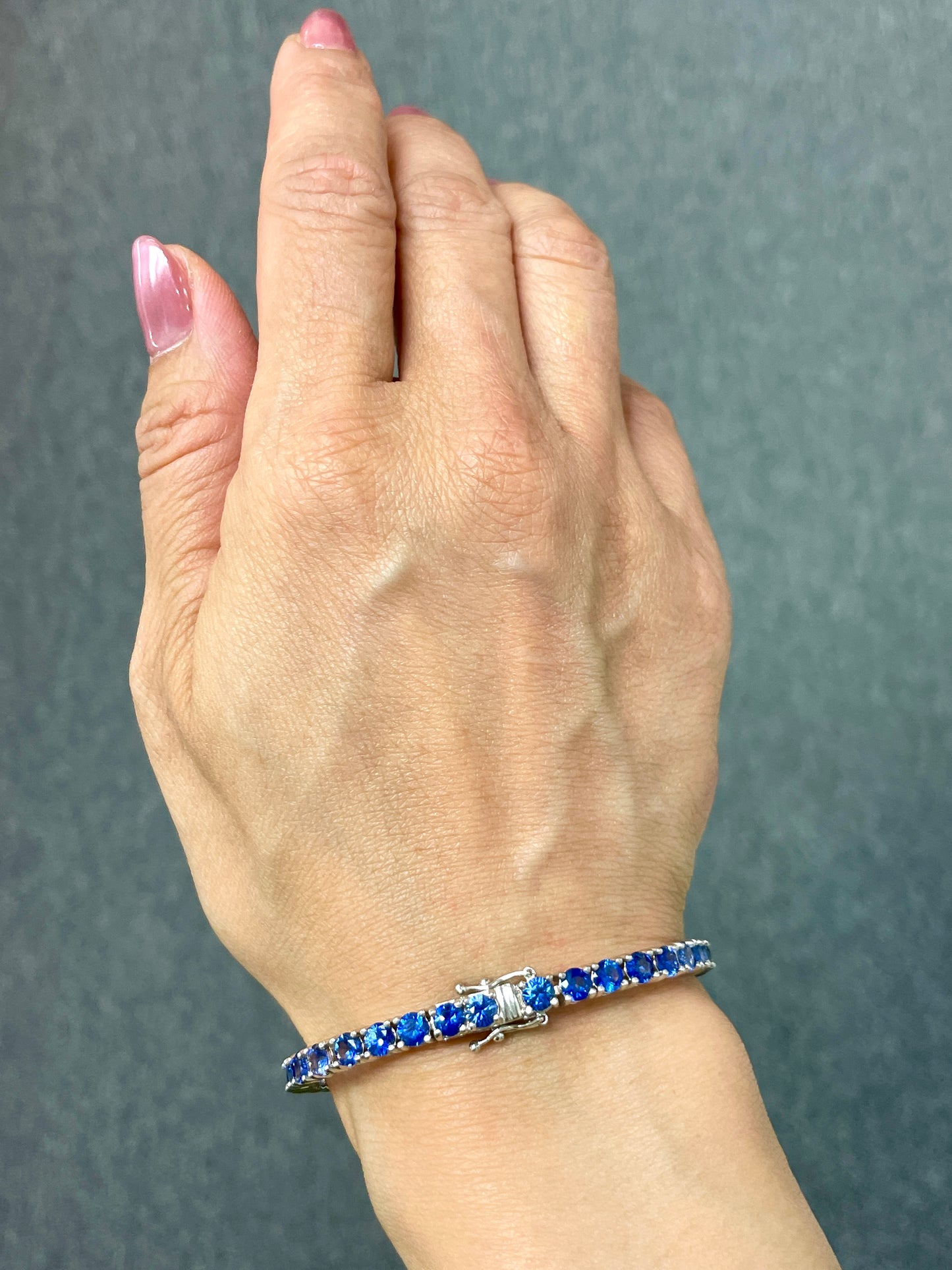 11.08 Carat Blue Sapphire Tennis Bracelet - 14k White Gold