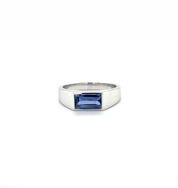 14k white gold sapphire signet ring with rectangular blue center stone